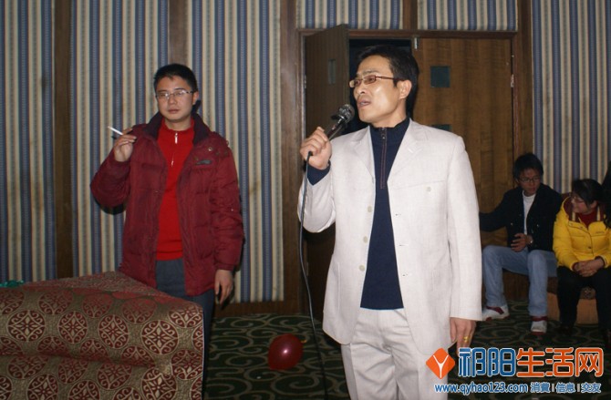 刚老大表演