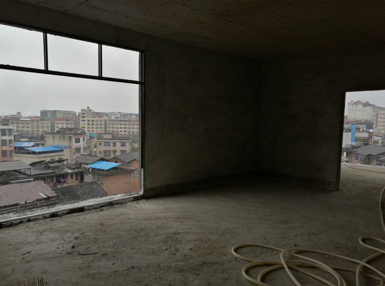 客厅落地窗1.jpg