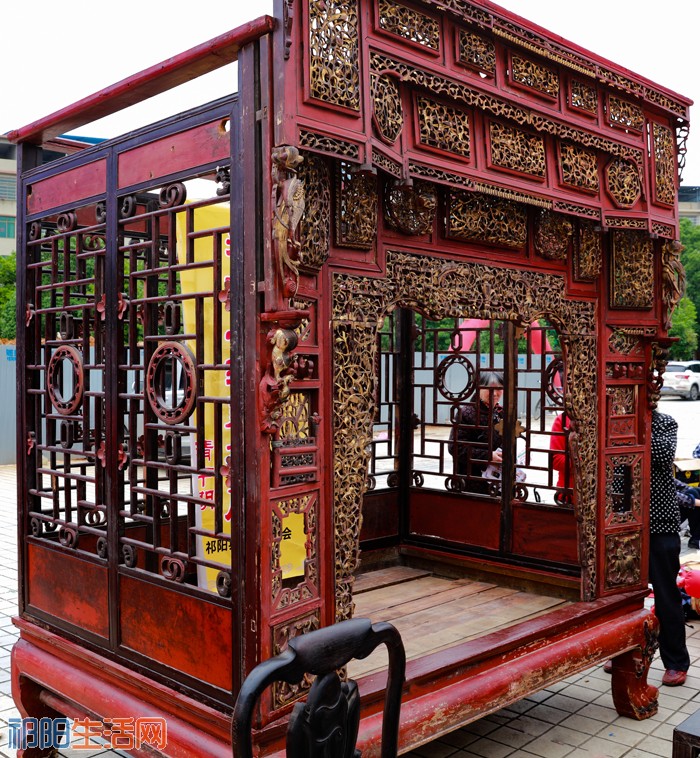 《莲花床》.jpg