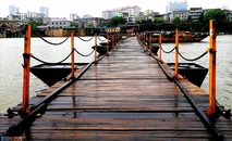 《风雨桥》