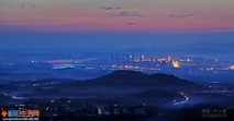 《祁阳县城夜景一角》